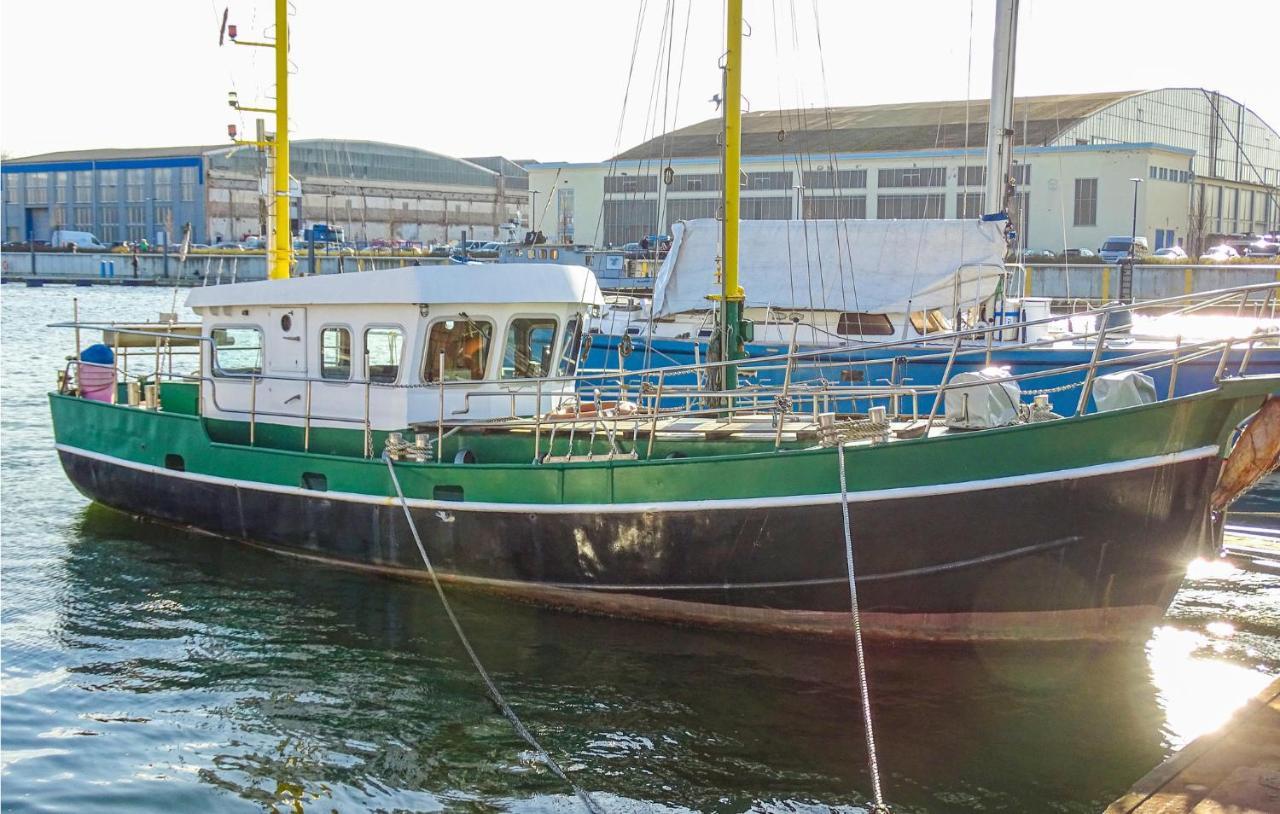 2 Bedroom Amazing Ship In Wismar Bagian luar foto